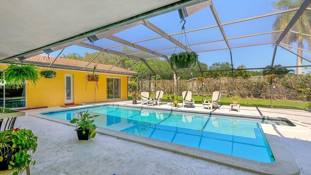 17641 SW 87th Ave, Palmetto Bay, FL 33157