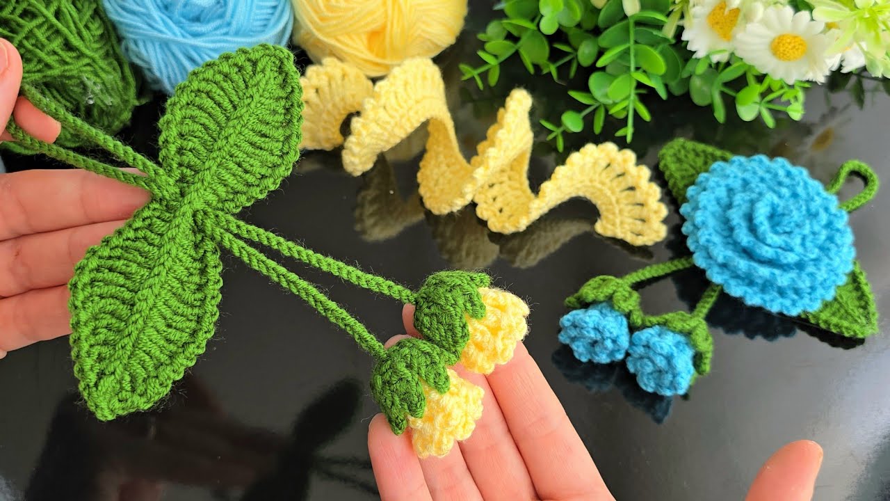 💲💲I Made Money with This Super Easy Crochet Flower Keychain!. Sell and give as a gift.