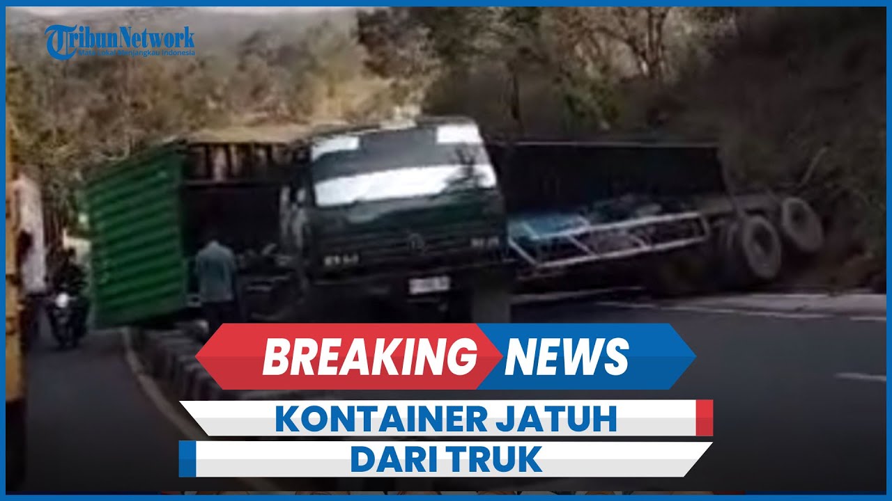 Kecelakaan Kontainer Jatuh Dari Truk di Jalur Tuntang Bawen Semarang