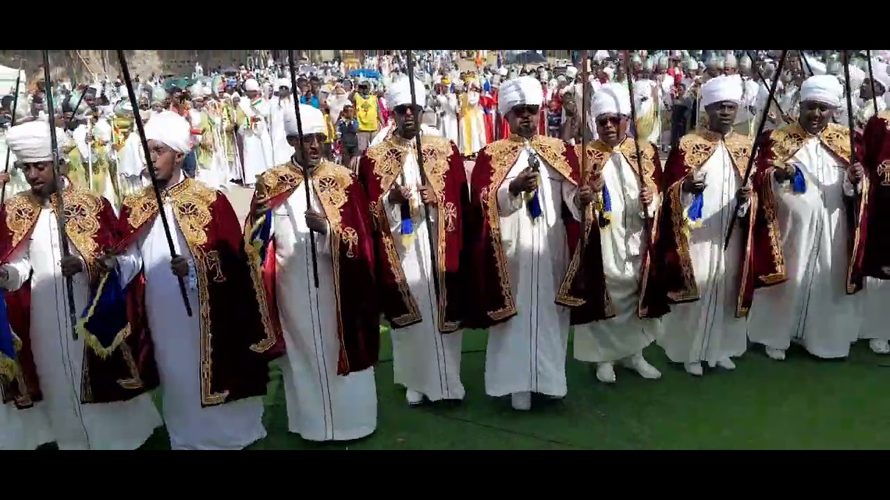 ከአበበ በቄላ የብርሃናተ ዓለም ጴጥሮስ ወጳውሎስ