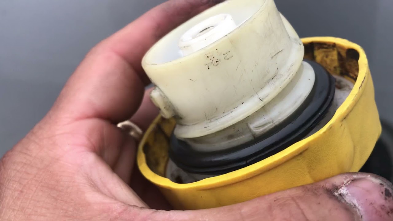 Cómo Reparar￼ la tapa de combustible de un auto