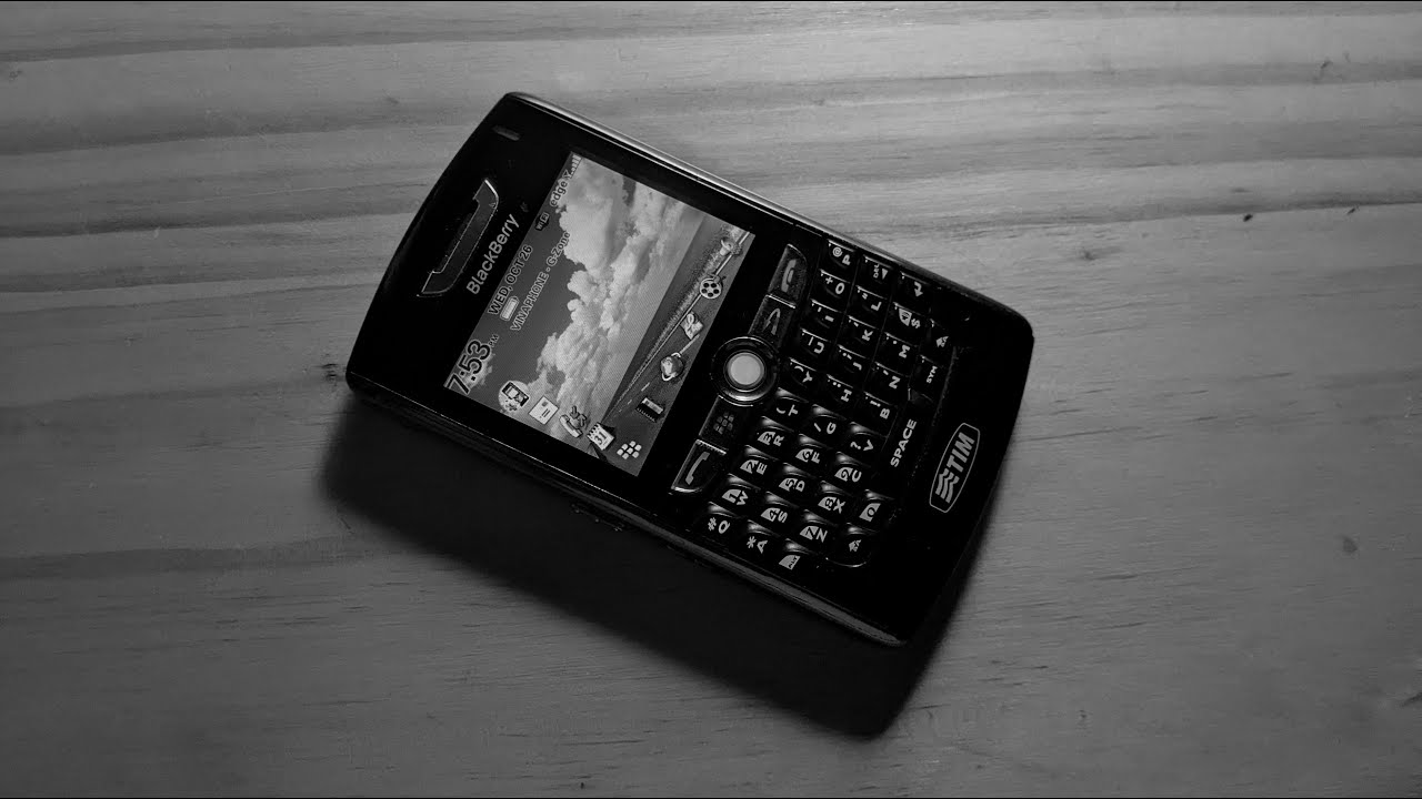 BlackBerry 8820 (BlackBerry OS 4.5) cuối năm 2022