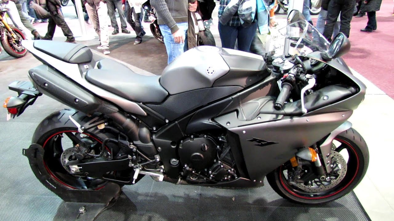 2013 Yamaha YZF-R1 - Mat Grey Metallic - Walkaround - 2013 Quebec City Motorcycle Show
