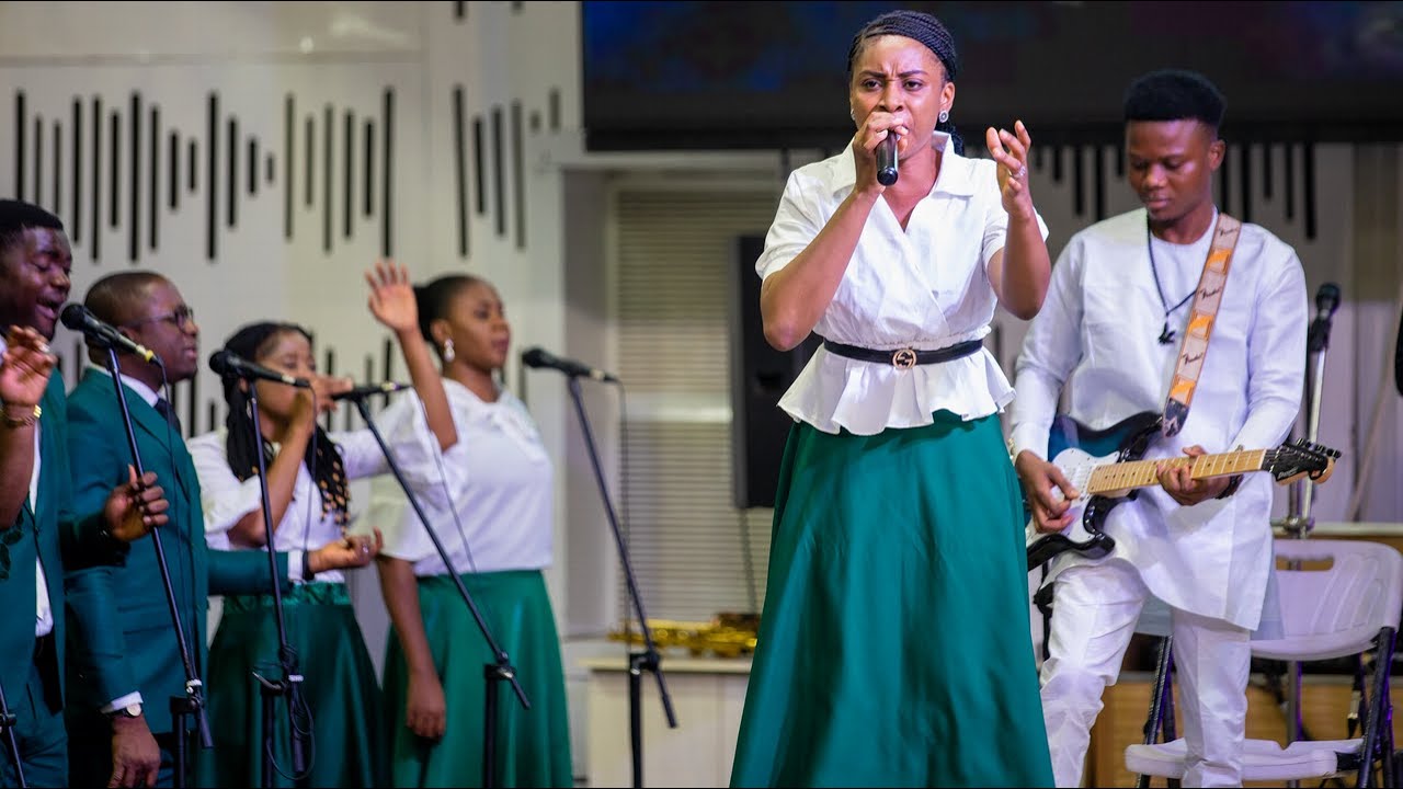 KYRA IN WORSHIP