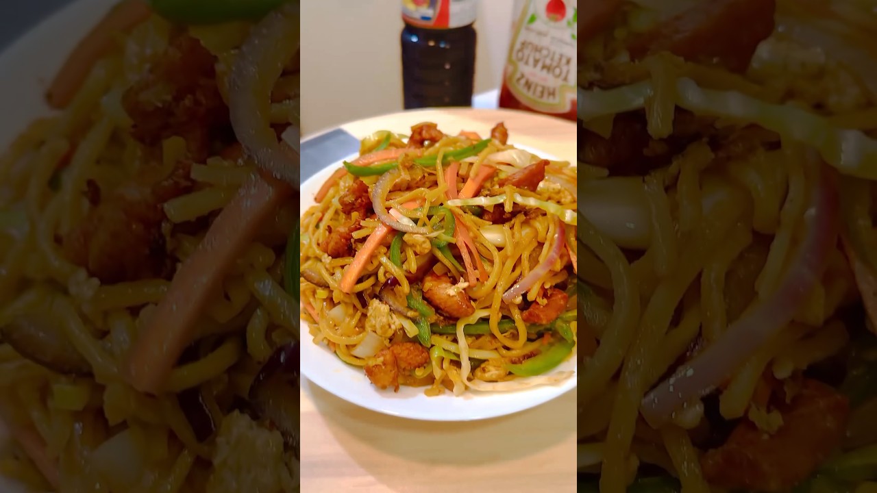 STIR FRY CANTON NOODLES WITH VEGETABLES AND CHICKEN