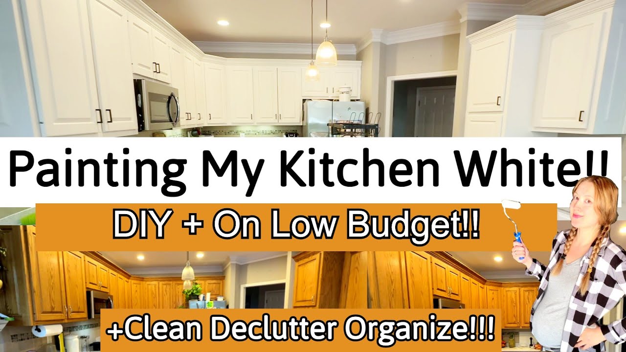 KITCHEN CABINETS WHITE // PAINTING KITCHEN CABINETS WHITE // kitchen cabinets makeover diy