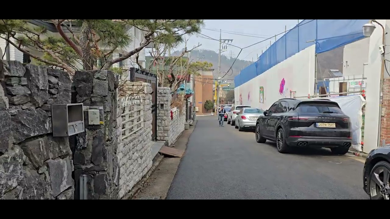Walking from Namtaeryeong Station Exit 1 to Jeonwon Village | Quiet Local Neighborhood Stroll