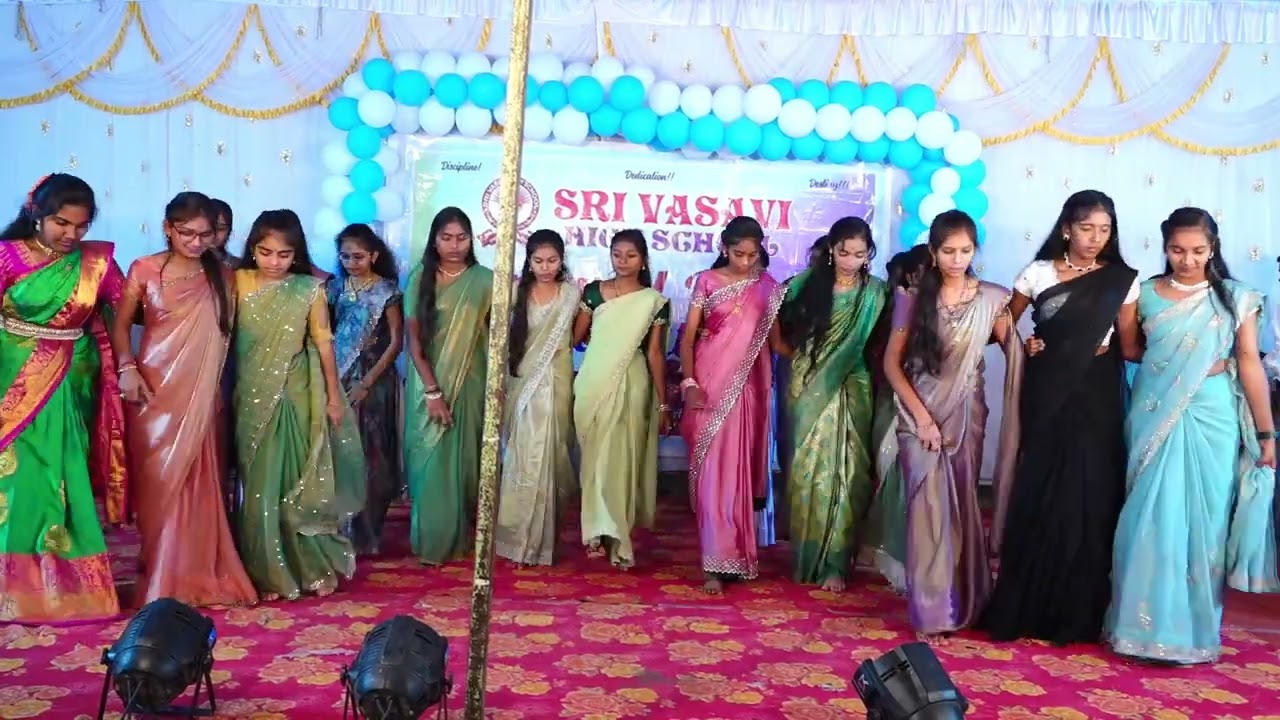 FRIENDSHIP SONG|| DANCE PERFORMANCE||SRI VASAVI HIGH SCHOOL MADNOOR