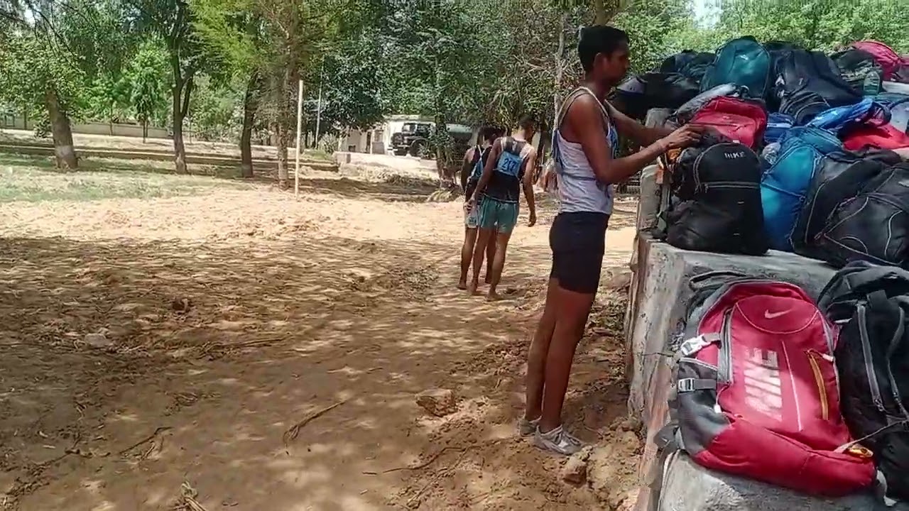 Haryana Gurgaon 95 battalion BSF camp 5 km running karai ja rahi hai jismein 24 minut timing Diya ga