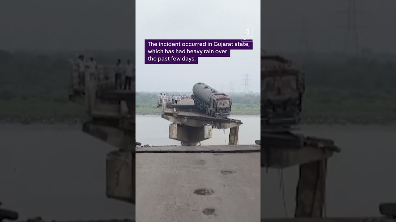 India bridge collapse kills 9