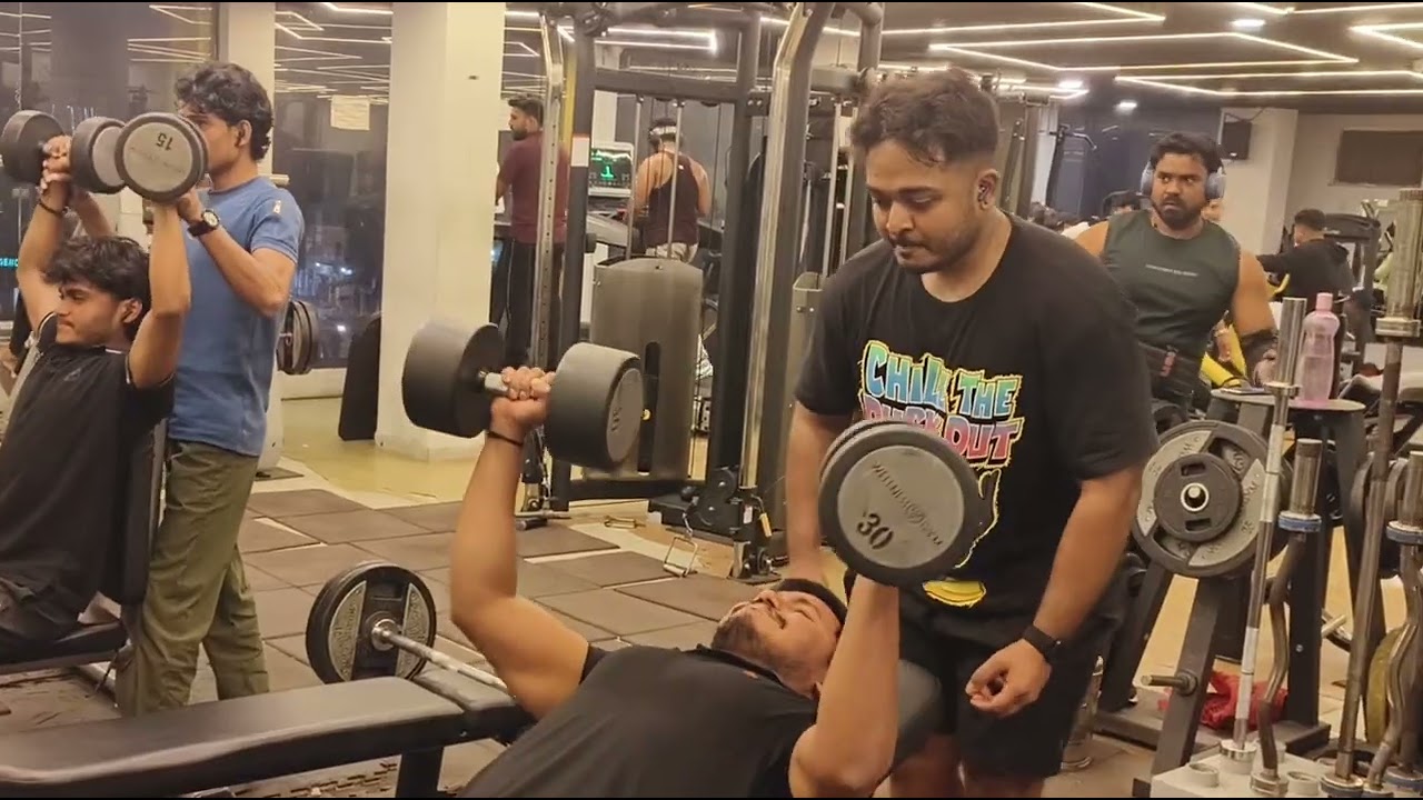 Gym vlog ✅#vlogger #viralvideo #minivlog #fitneess #workoutchalleng #motivation #chest 