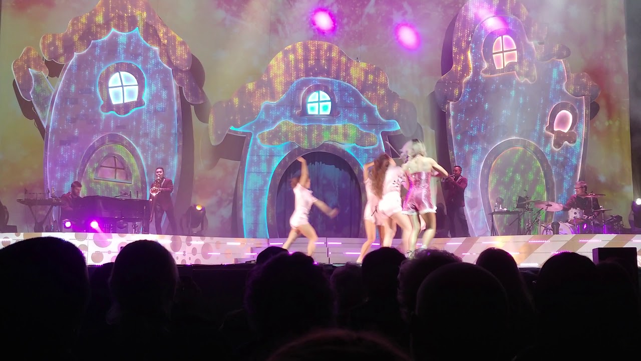 Lindsey Stirling - Christmas C'mon - Live in Broomfield Colorado