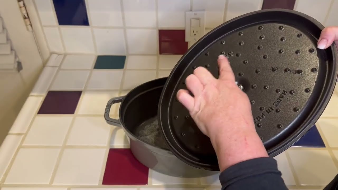 Обзор чугунной овальной жаровни STAUB объёмом 7 кварт. Самая красивая посуда, которая у меня есть.