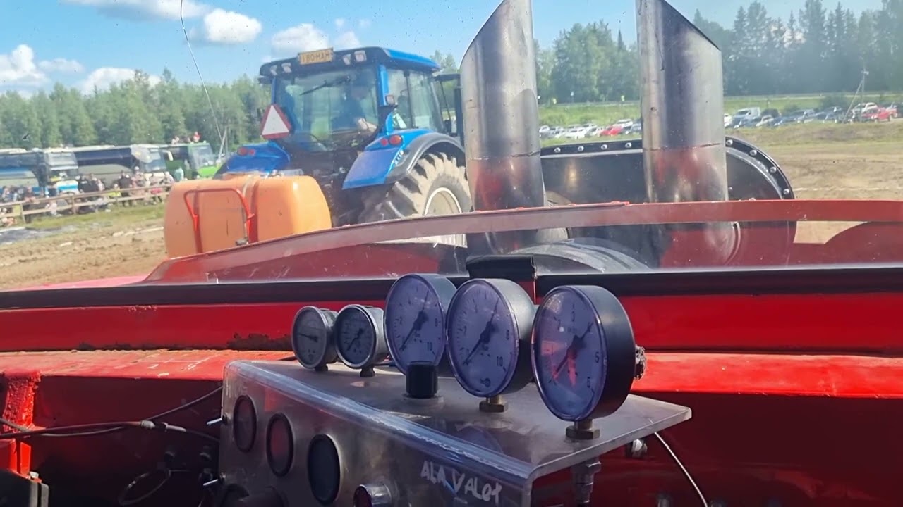 Haapajärvi vetokisat Iveco kyydissä.