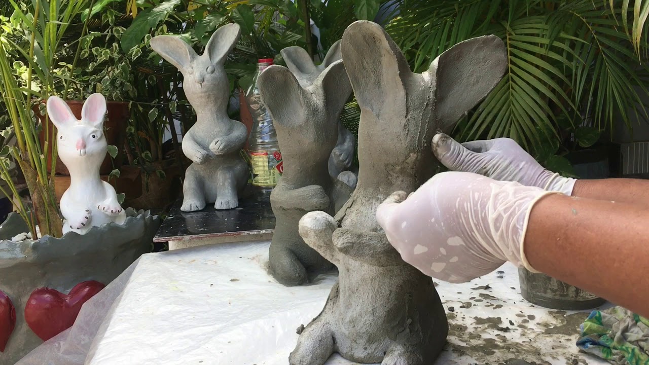 Coelhinho feito de garrafa de óleo de conzinha