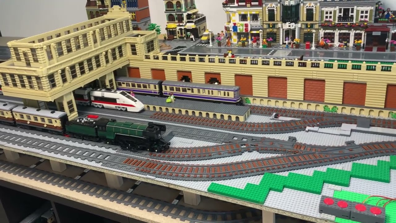 Dietmar&acute;s Brick-World (70) Bahnsteig, Signal und Ballast Plates von TrixBrix