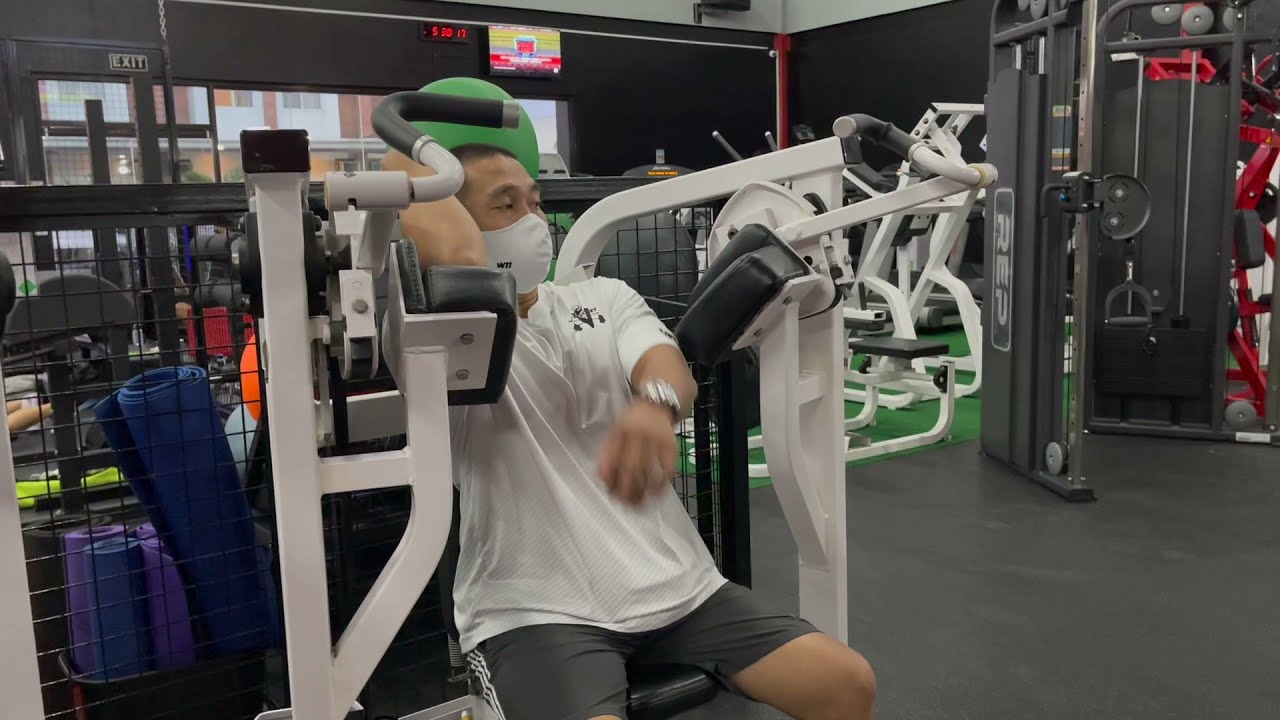 How to: Nautilus Nitro Bicep Curl
