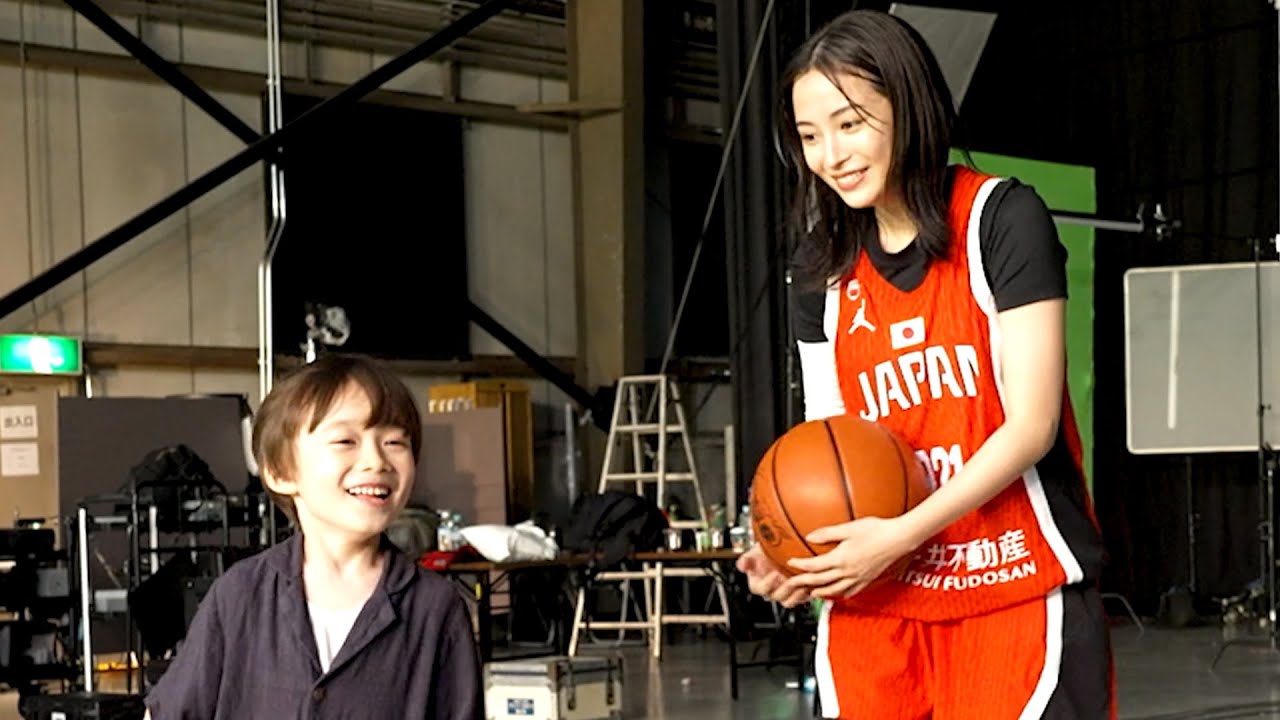 広瀬すず、後輩の男の子とラブラブに！あまりの愛らしさに「ずきゅん」三井不動産CM『オリパラ』篇・メイキング＆インタビュー