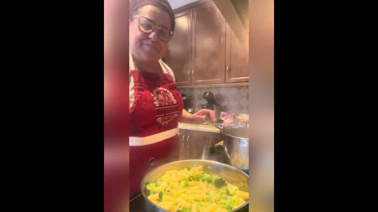 Pasta with Broccoli and Garlic 