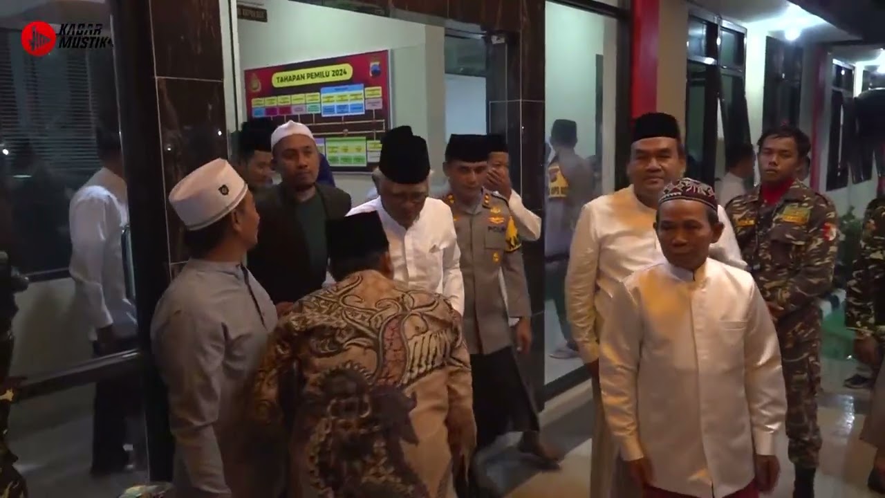 Momen Kedatangan KH AHMAD MUSTOFA BISRI Dikawal Banser