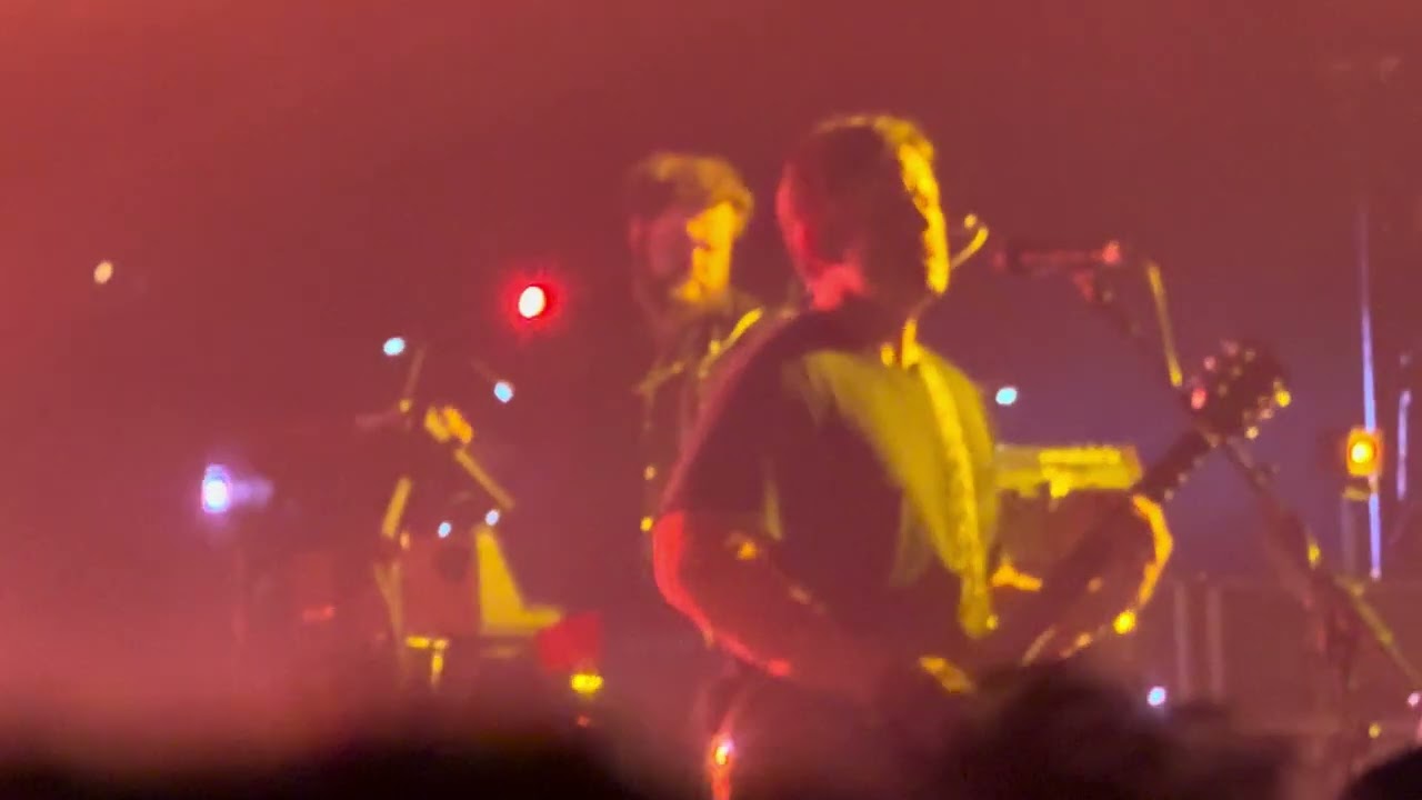 Kings Of Leon - Beautiful War @ Paris Adidas arena 03/09/2025