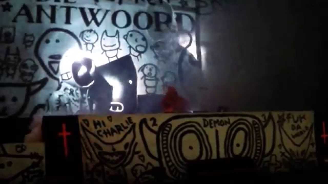 Die Antwoord Opening Song at Sonar 2015