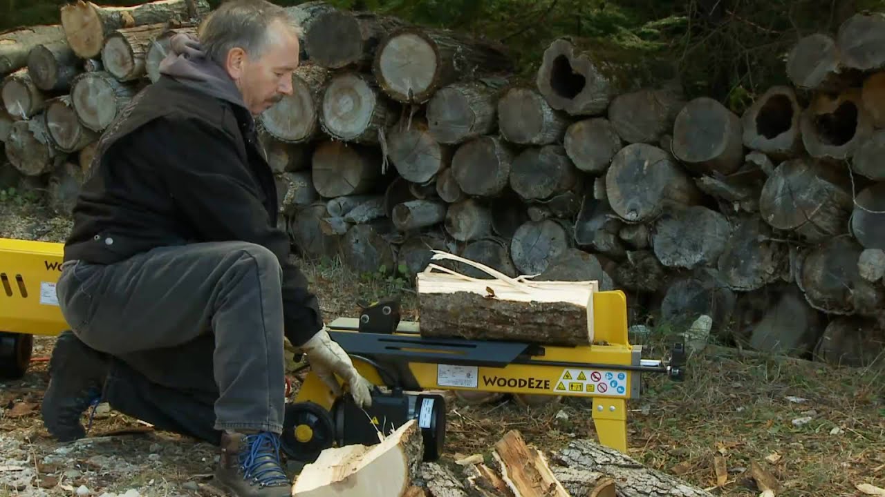 WoodEze Electric Log Splitter Demo - Impressive Power!