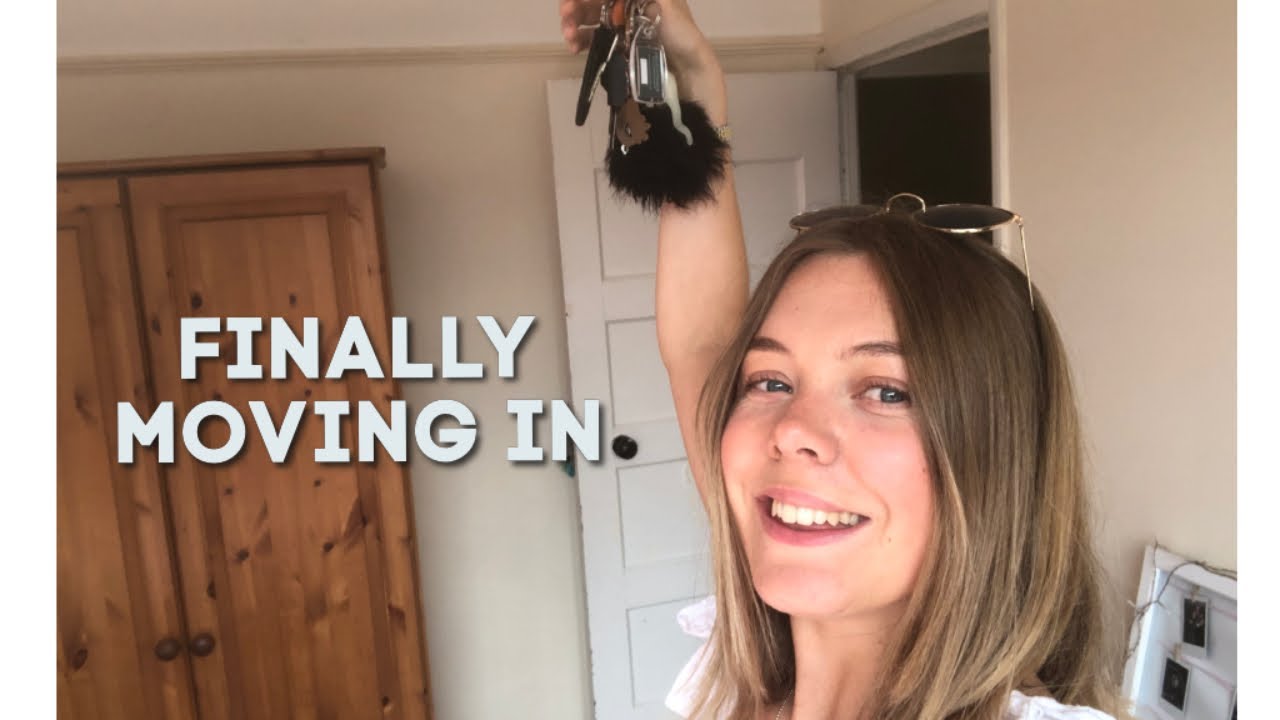 MOVING INTO MY UNI HOUSE | empty room tour UK VLOG *for the final time*
