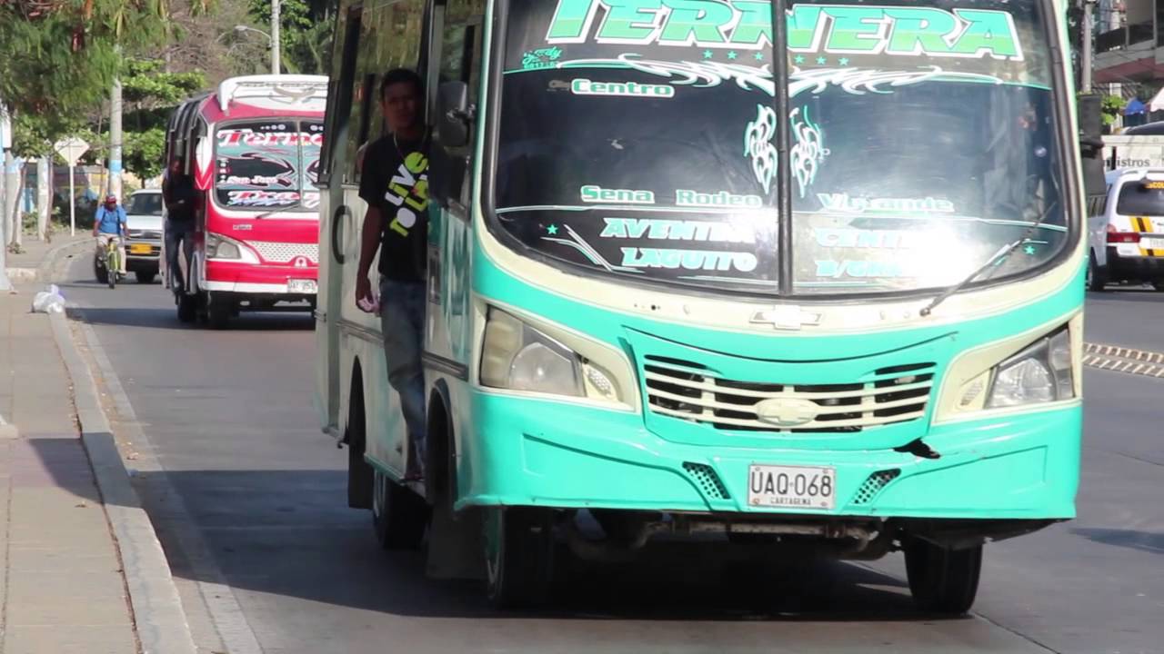 Buses y sparrings, imprudencia sobre las vías
