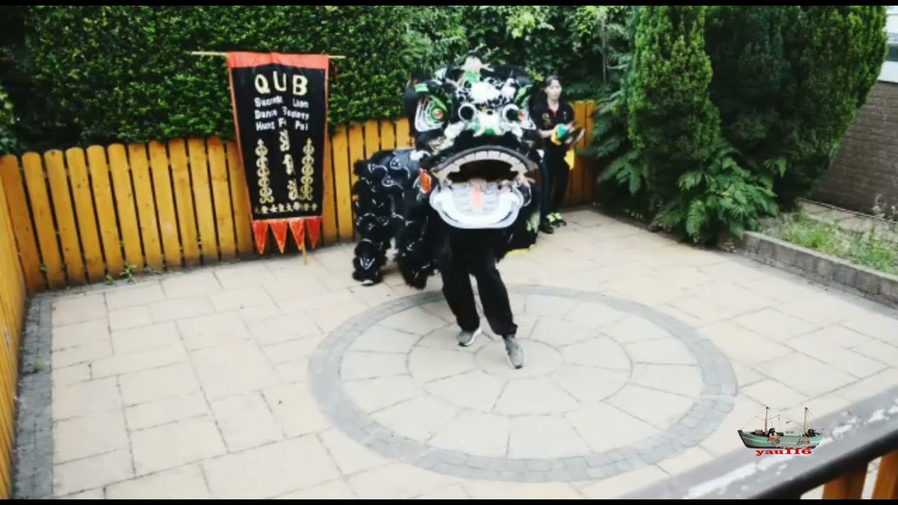 佛山張飛獅。洪佛派呂玉山師傅率徒兒示範洪佛派傳統獅藝！剛猛而不狂，靈活而不亂，步法生動而沈實，傳神而有序為要點。Hung Fut Kung Fu