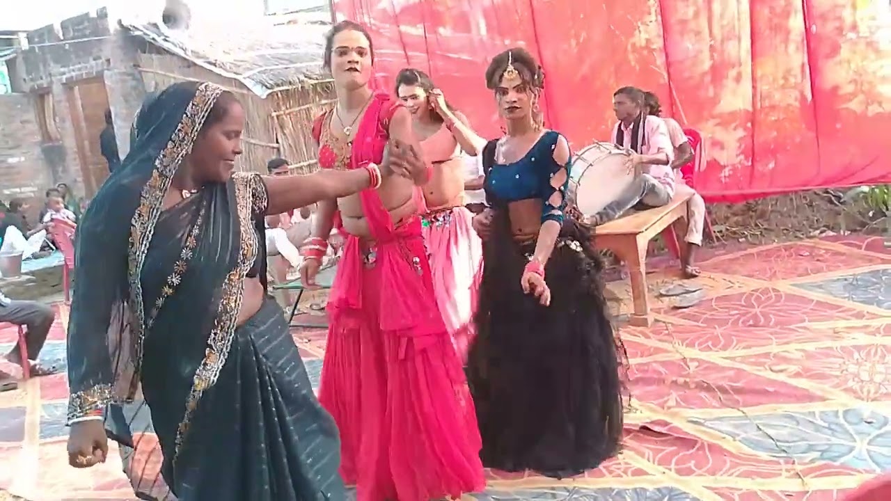 सुदामा जी और रामस्वरूप के साथ डांस