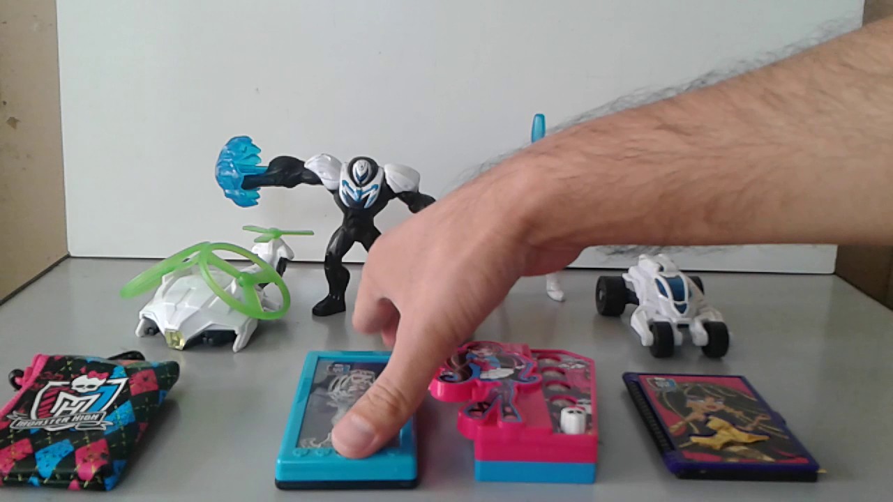 Max steel e Monster High Mc Lanche Feliz  2013