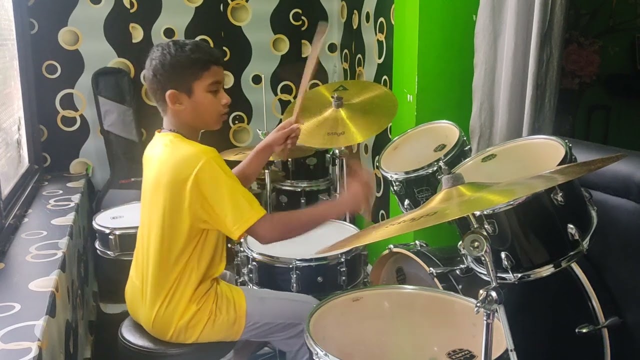 INCREDIBLE Konkani Song EVER: Sopnan Fottoilio!