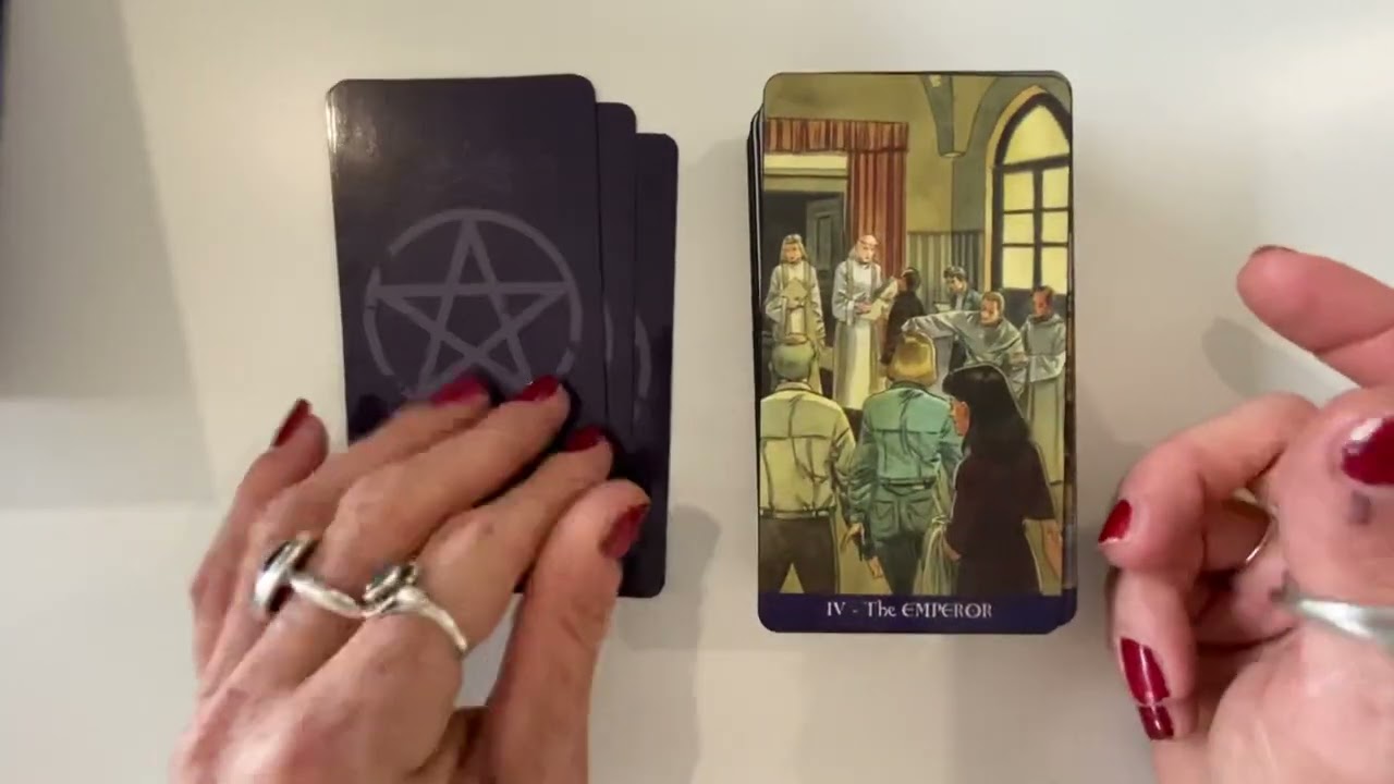 Review pagan tarot de gena m. Pace et luca raimondon et christiano spadomi
