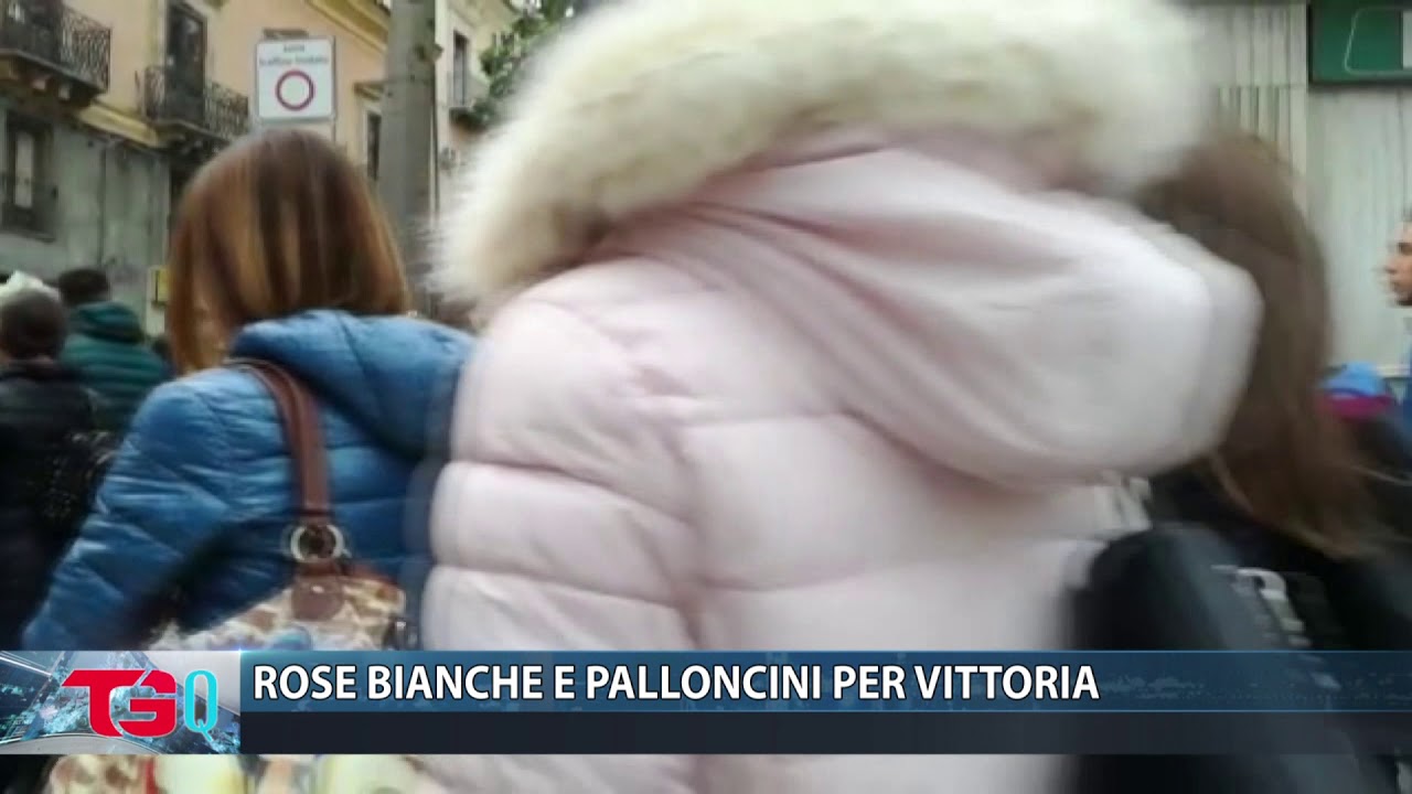 ROSE BIANCHE E PALLONCINI PER VITTORIA