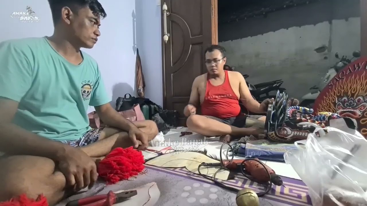 JOKO DKT PROSES PEMASANGAN FINISHING BARONGAN BARU ULUM BASTIAN