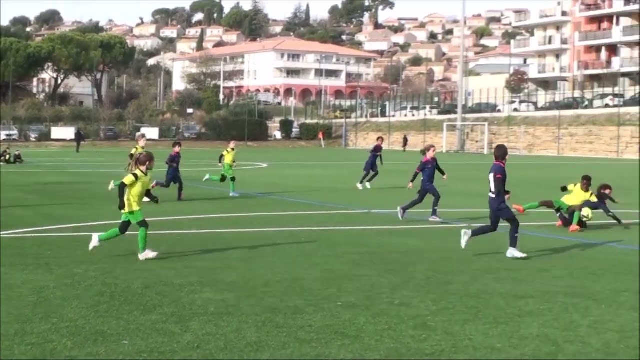 match de foot des U8 plan de cuques contre Air Bel