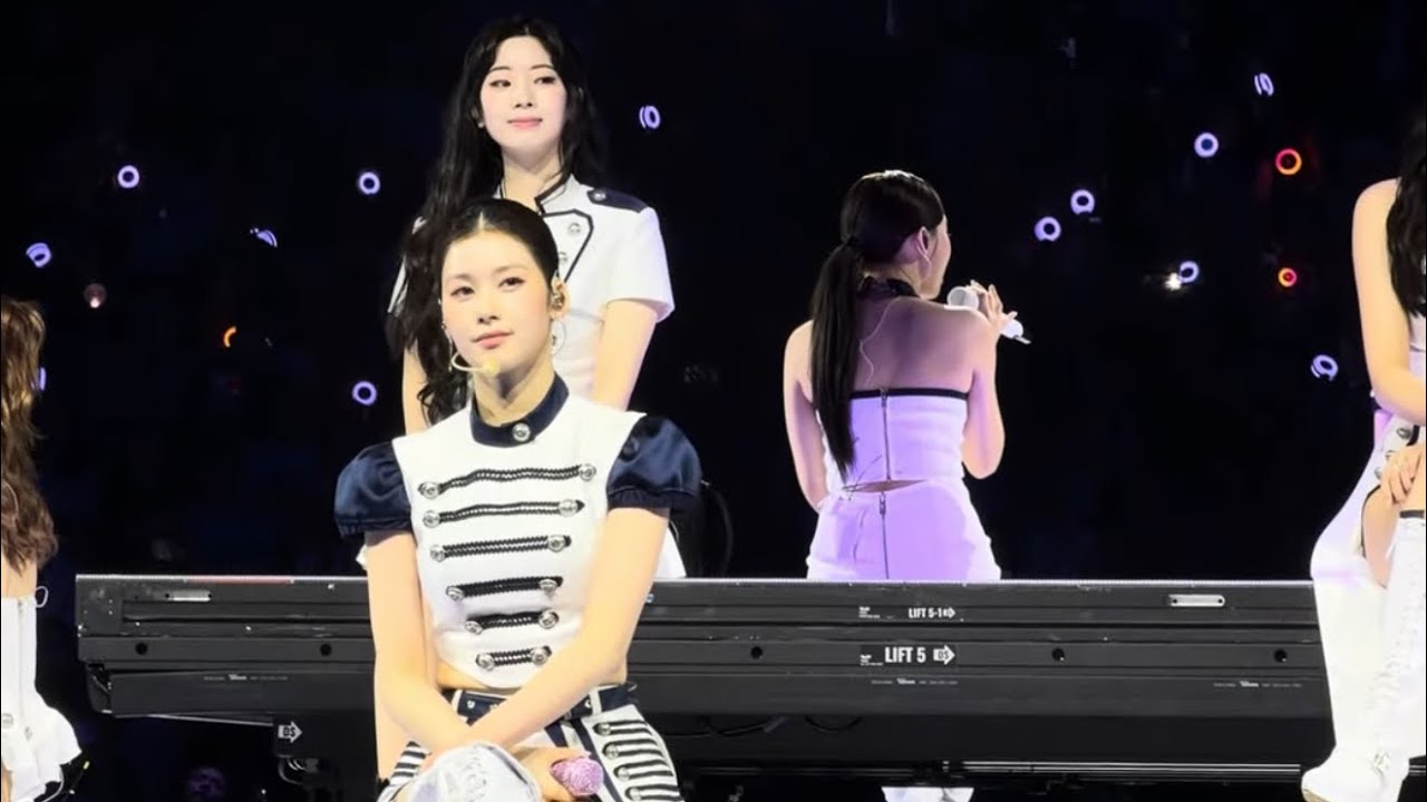TWICE (트와이스) - Options - This is For World Tour (Oakland Day 2) [Fancam]