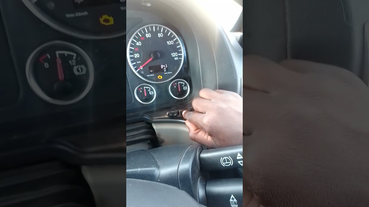 how to check oil, Breck pads on man dashboard