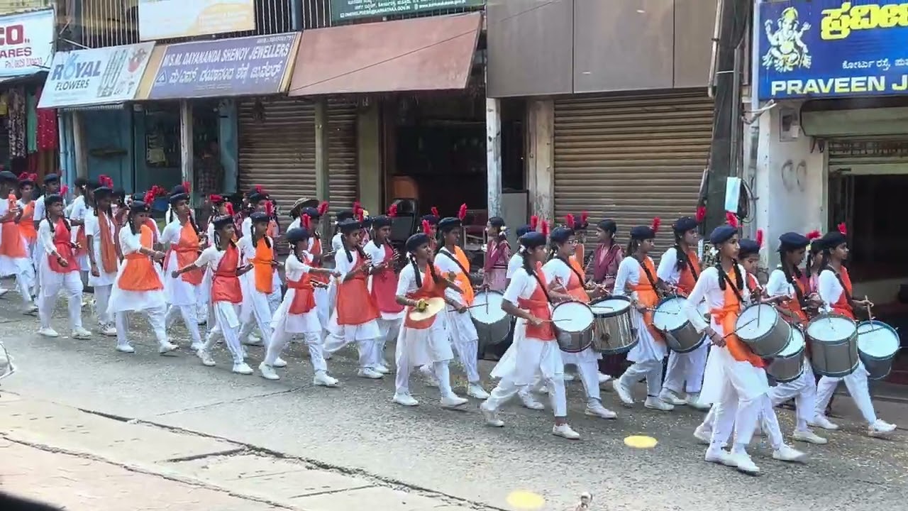 Swamy vivekanadh Jayanti DINACHARANE .