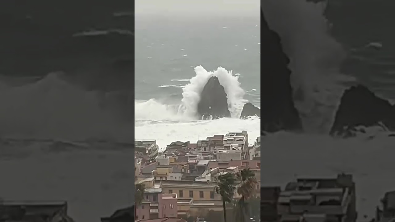Mare in tempesta ad Acitrezza - 20 Gennaio 2026