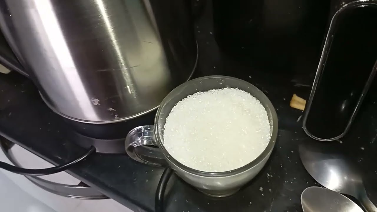 pode colocar açúcar na chaleira elétrica?