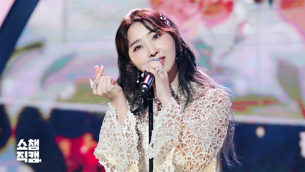 [쇼챔직캠 4K] 공민지 - 러블리 (MINZY - Lovely) l #쇼챔피언 l EP.355