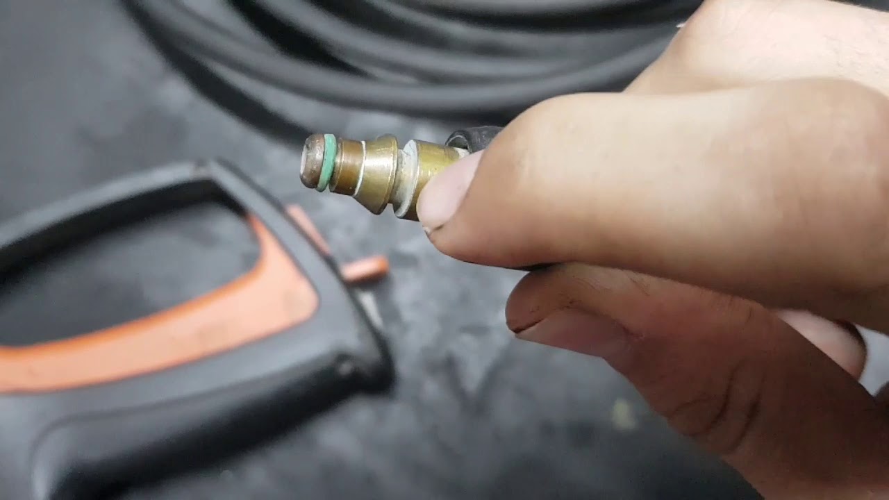 Porque a mangueira não encaixe no gatilho da lavadora STIHL.