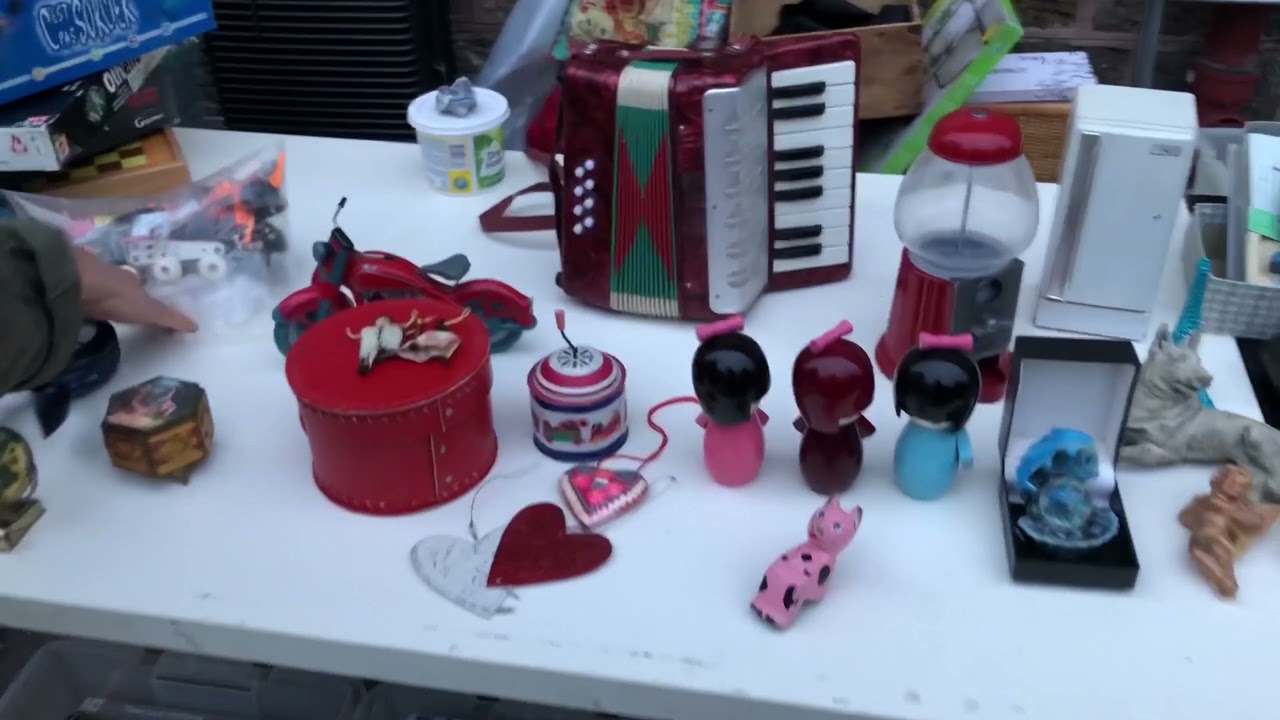 BROCANTE SESSION 45 : ON VIDE UN STAND! PARIS, ETHNIC, MILITARIA (BRIQUET US VIETNAM + VERRE WW1)