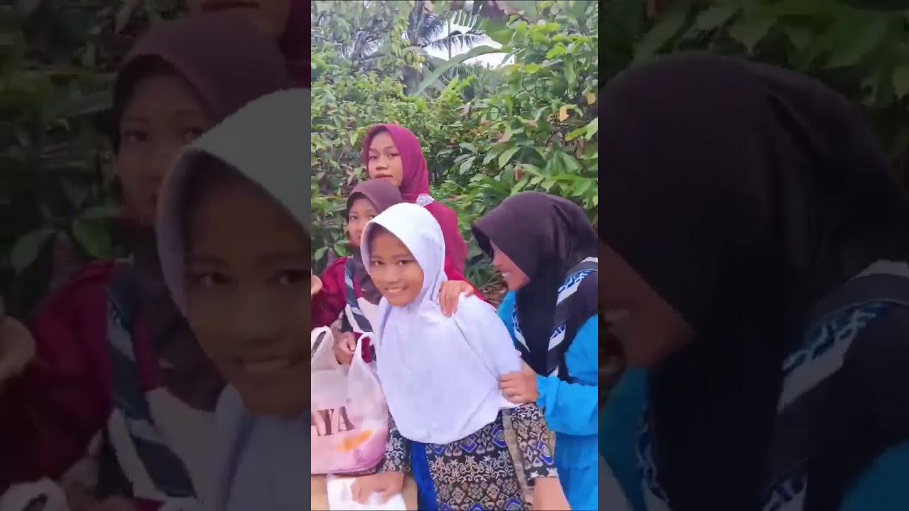 Berbagi TAKTIS ( Takjil Geratis ) oleh Pramuka penggalang UPTD SDN 19 WAY RATAI. Pesawaran. Lampung.
