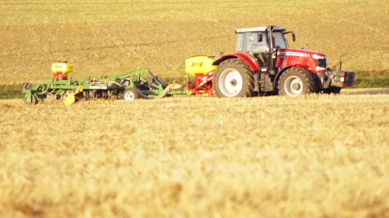 APV PS 800 Pneumatic Seeder with MT2 Machine Carrier