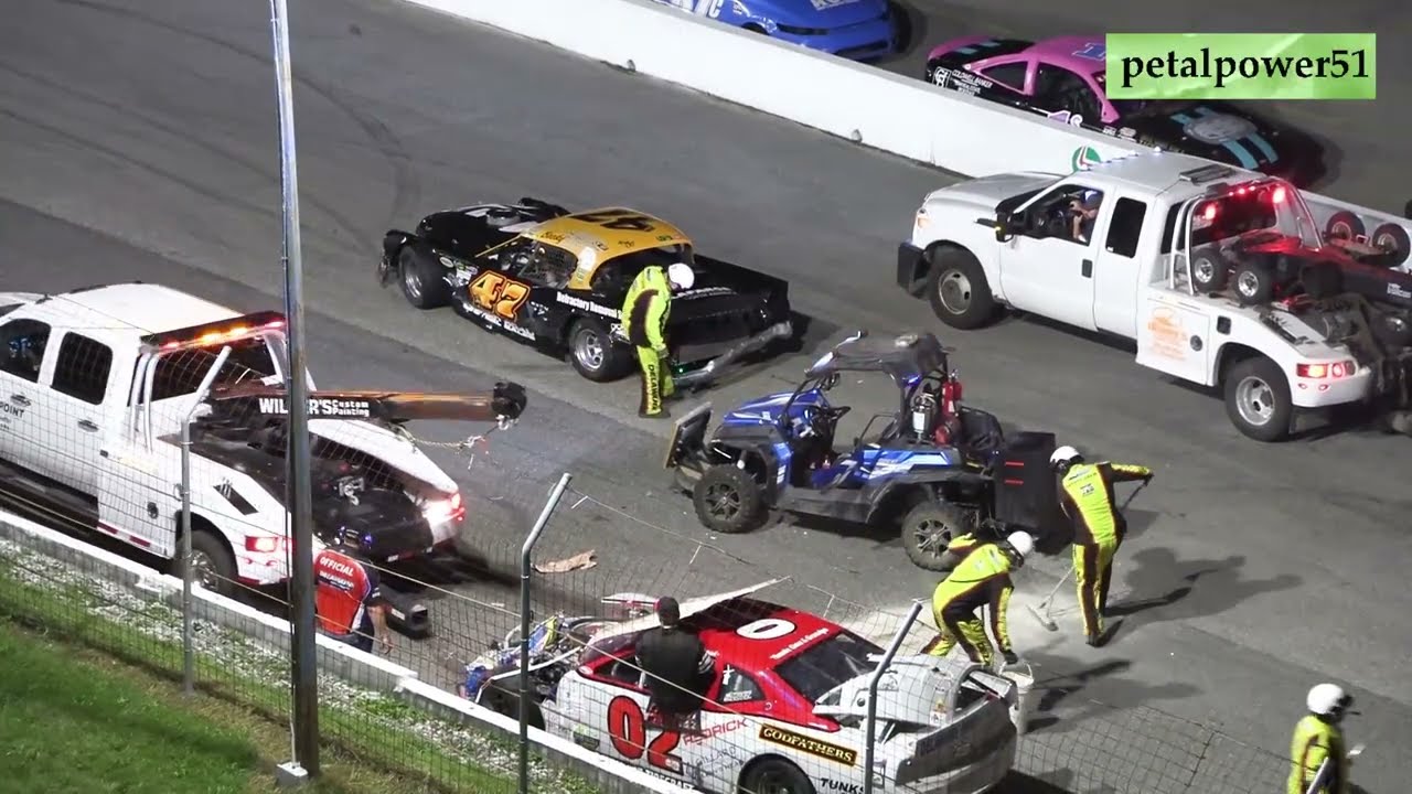 Delaware Speedway, V 8 Stock, Sept. 26, 2025