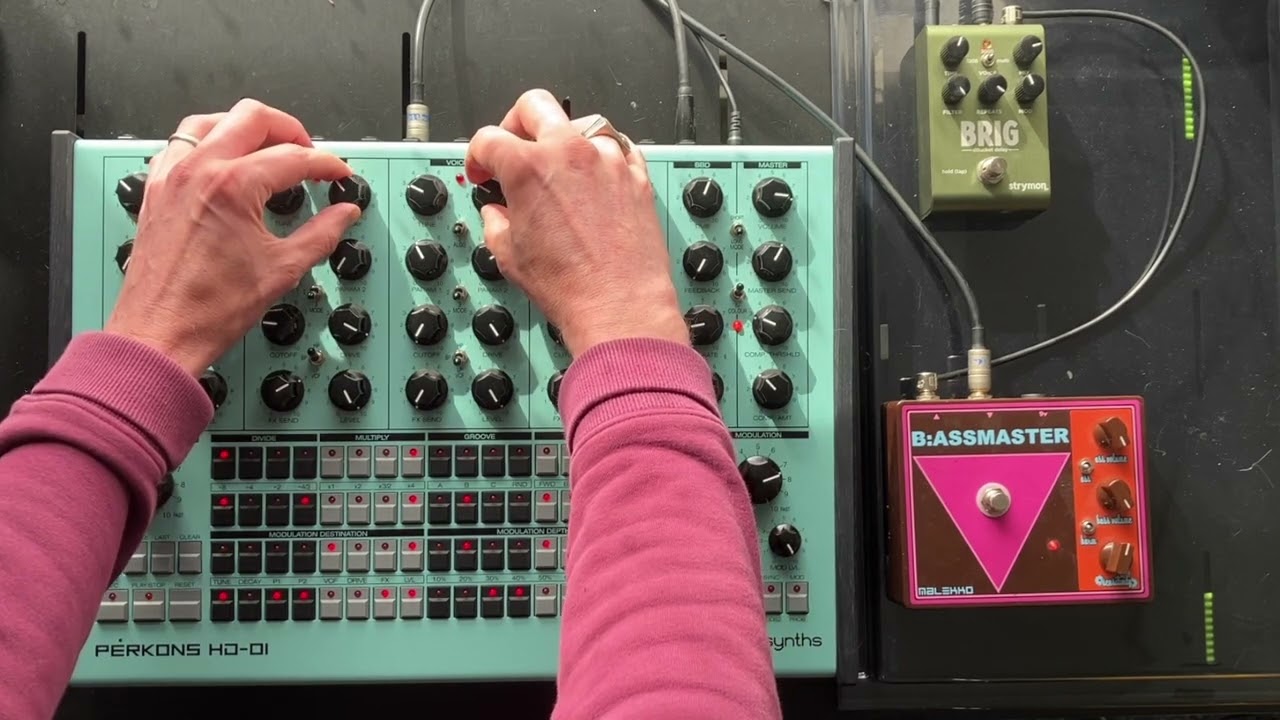 Erica Synths Perkons, Strymon Brig and Malekko B:Assmaster Hardware Industrial Jam Off-Grid Delays
