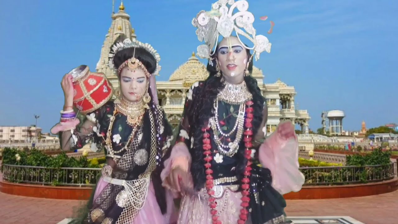 गोपी रसिया दे देना बसुरिया ओ राधा प्यारी
